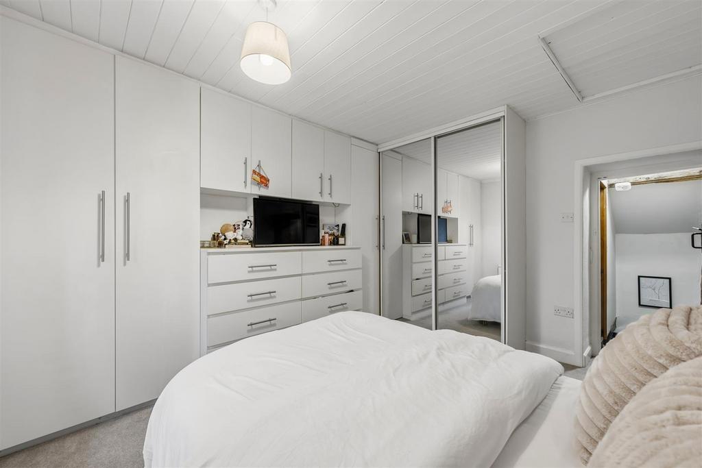 Bedroom One - fitted wardrobes.jpg