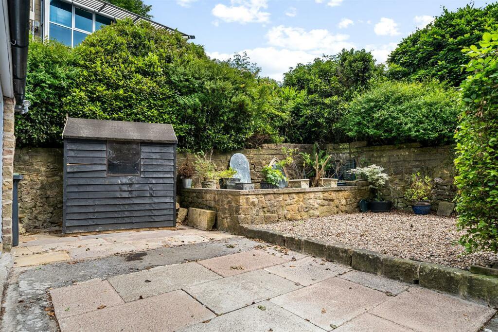 Driveway and garden.jpeg