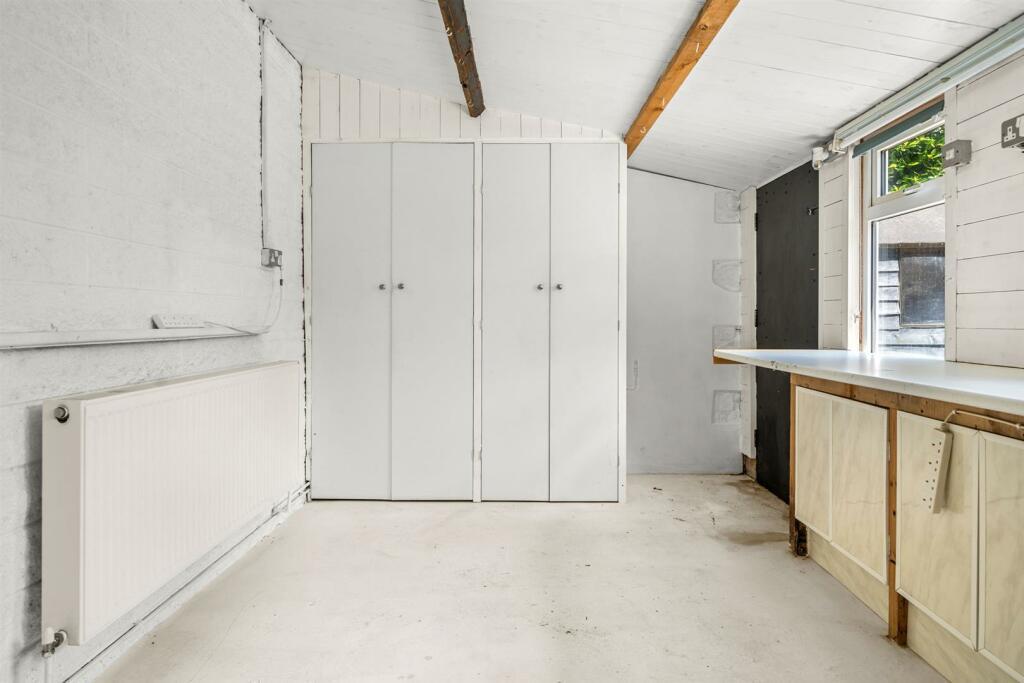 Workshop to back door.jpeg