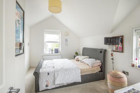 2 bedroom property to rent, Thornlaw Road, West Norwood, London, SE27