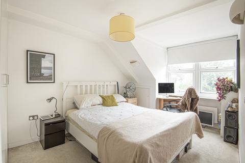 2 bedroom property to rent, Thornlaw Road, West Norwood, London, SE27
