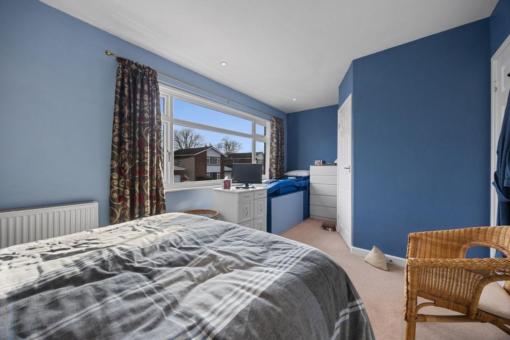 MASTER BEDROOM (with En-Suite)