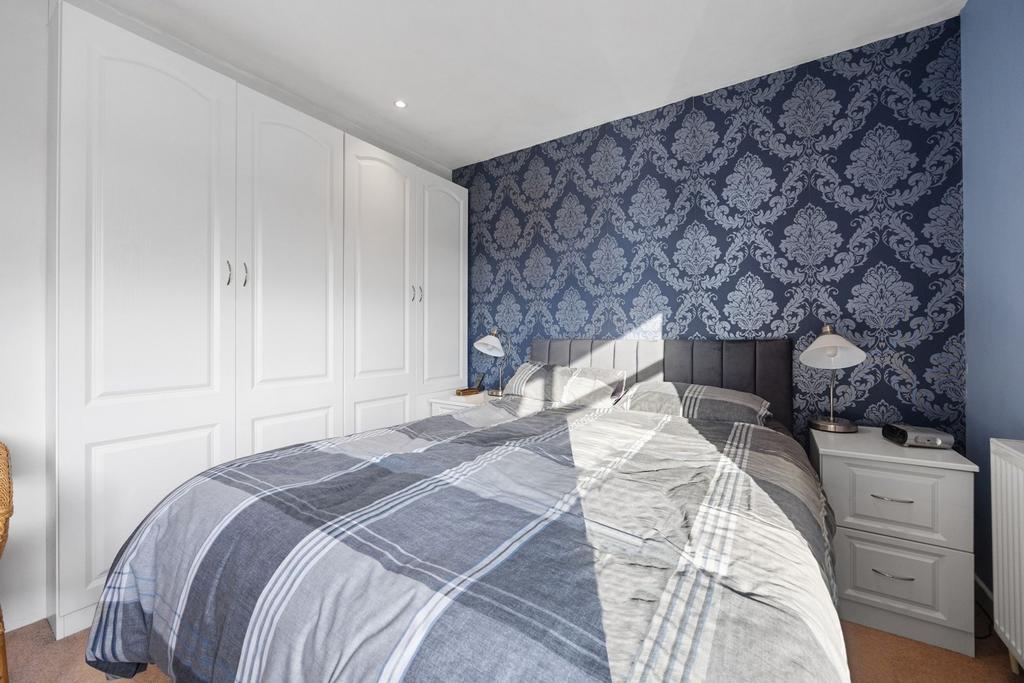 MASTER BEDROOM (with En-Suite)