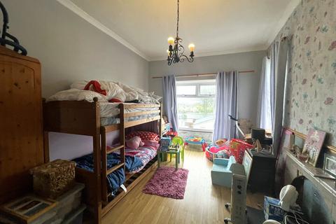 4 bedroom semi-detached house for sale, Holyhead Road, Gwalchmai, Anglesey, LL65