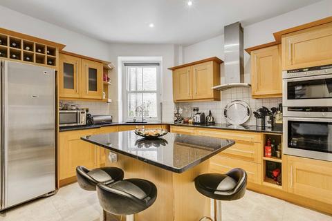 3 bedroom flat to rent, Beaumont Avenue, London W14