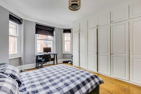 3 bedroom flat to rent, Beaumont Avenue, London W14