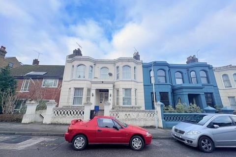 1 bedroom apartment to rent, Southwood Road, Ramsgate CT11