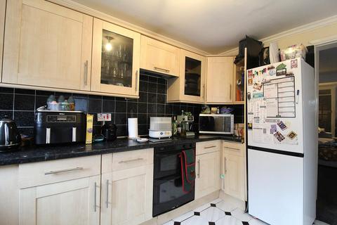 3 bedroom terraced house to rent, Ebberns Road, Hemel Hempstead HP3