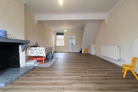 3 bedroom terraced house to rent, Ebberns Road, Hemel Hempstead HP3