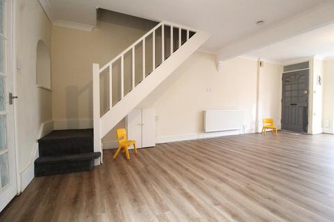 3 bedroom terraced house to rent, Ebberns Road, Hemel Hempstead HP3