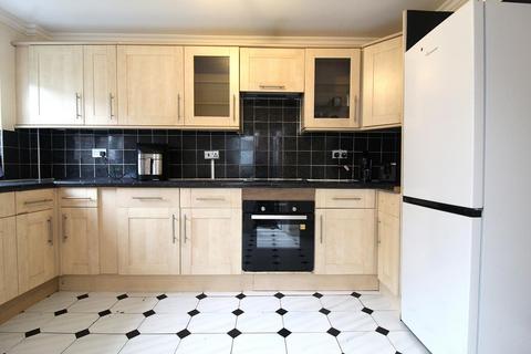 3 bedroom terraced house to rent, Ebberns Road, Hemel Hempstead HP3