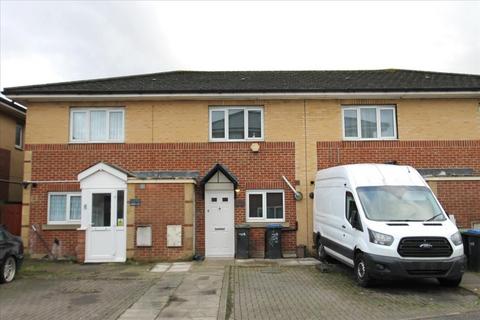 3 bedroom house to rent, Hennesey Road, London, N9