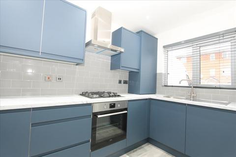 3 bedroom house to rent, Hennesey Road, London, N9