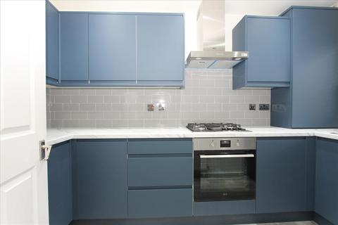 3 bedroom house to rent, Hennesey Road, London, N9