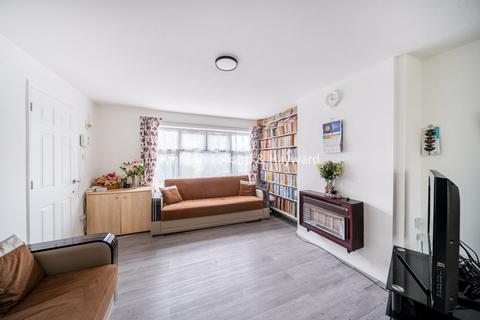 3 bedroom end of terrace house for sale, Martins Walk, London, N10