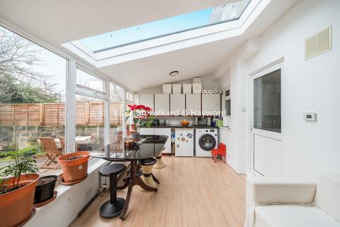 3 bedroom end of terrace house for sale, Martins Walk, London, N10