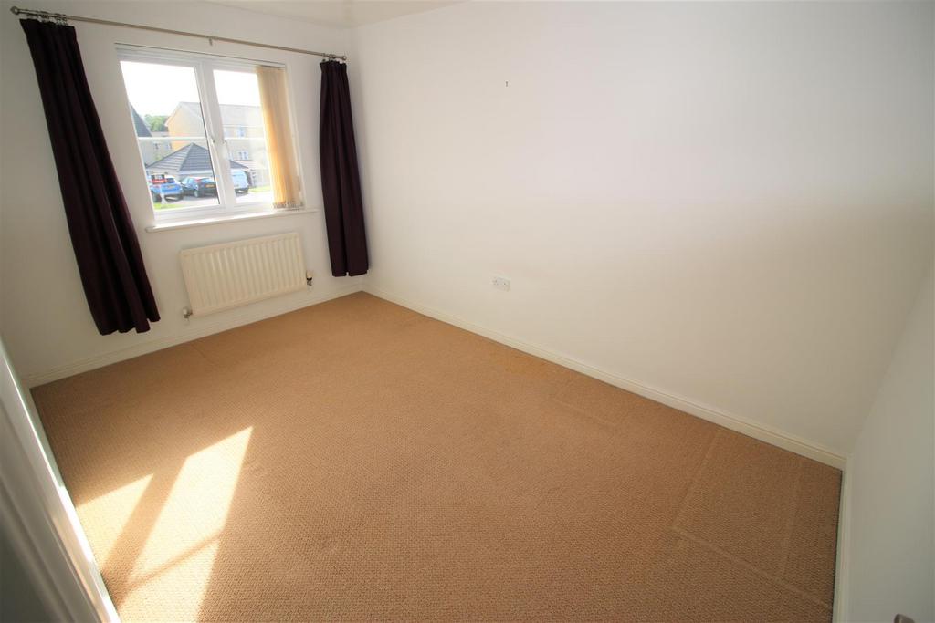 Bedroom 1.jpg