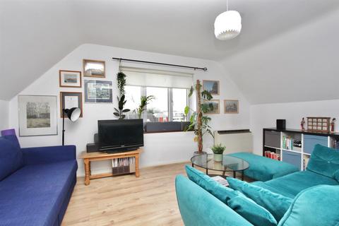 1 bedroom apartment to rent, South Grove, London N15