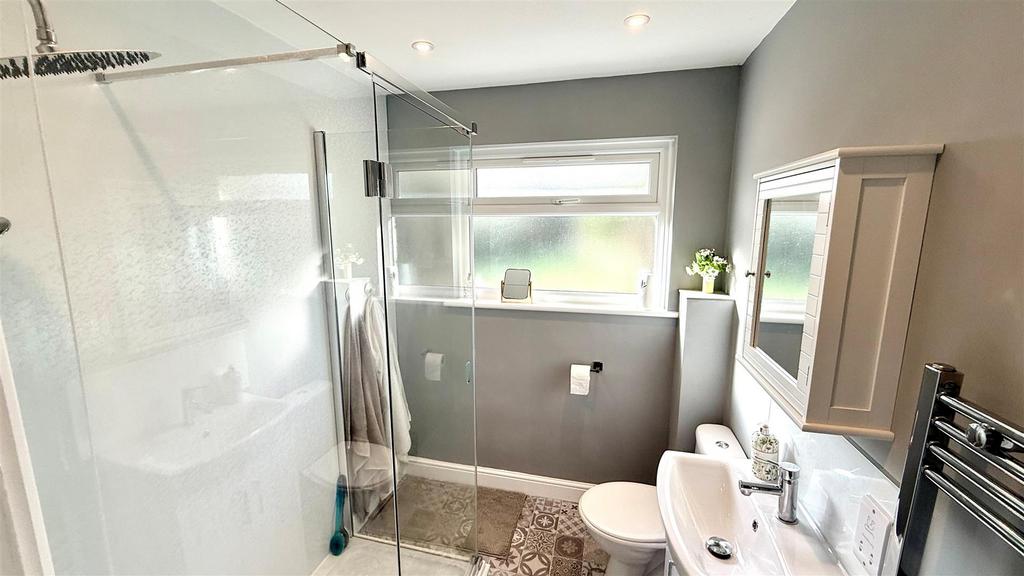 Shower Room.jpg