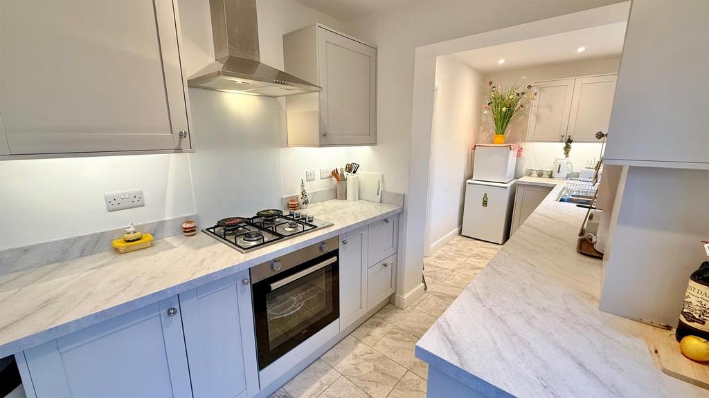 Kitchen 1.jpg