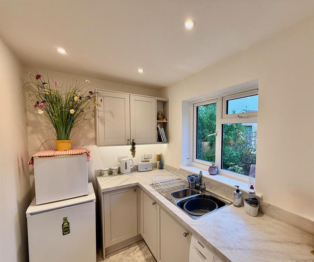 Kitchen 3.jpg
