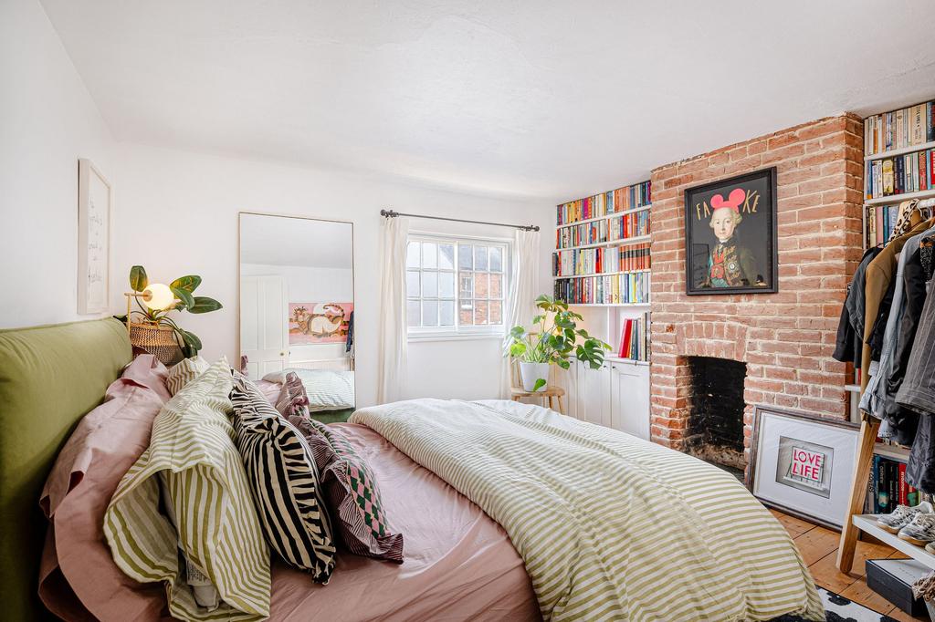 Living Room / Bed 3