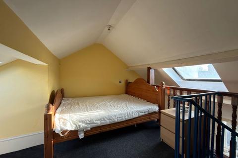 7 bedroom terraced house for sale, 108 Newark Street, Whitechapel, London, E1 2ES