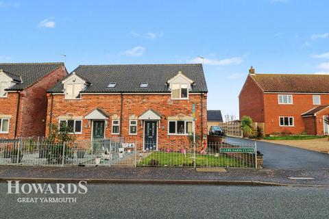 undefined, Main Road, Filby