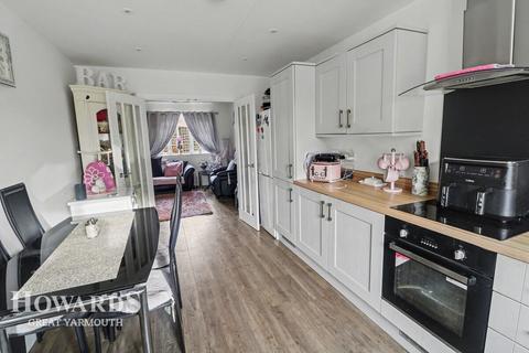 undefined, Main Road, Filby