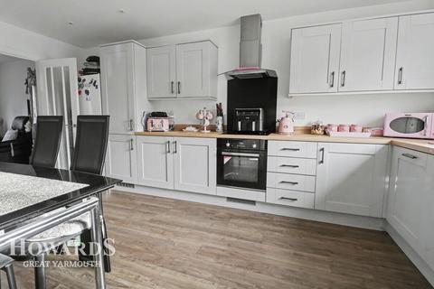 3 bedroom semi-detached house for sale, Main Road, Filby