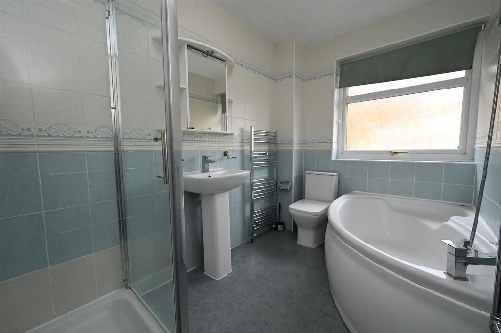Bathroom.JPG