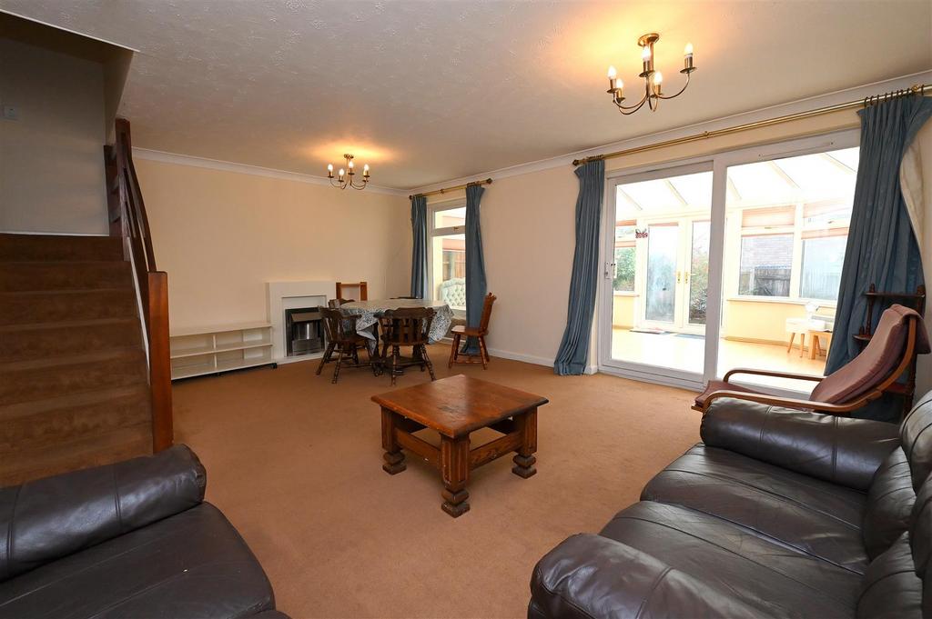 Living room1.JPG
