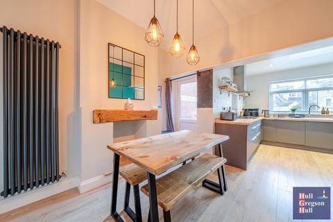 4 bedroom end of terrace house for sale, Hambro Road