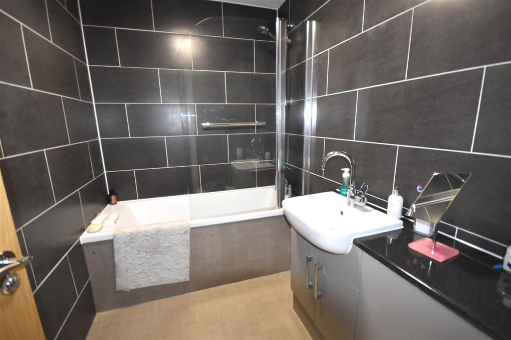 Bathroom.JPG
