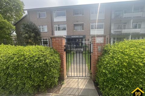2 bedroom flat for sale, Herons Lea, London, N6