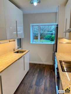 2 bedroom flat for sale, Herons Lea, London, N6