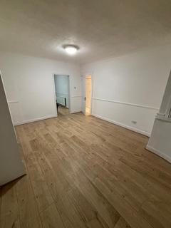 4 bedroom detached house to rent, Tavistock Road, Edgware HA8