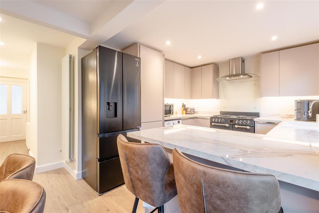 Kitchen/Dining Area