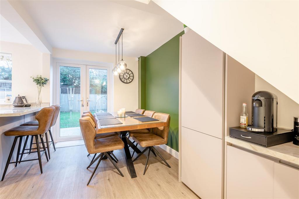 Kitchen/Dining Area