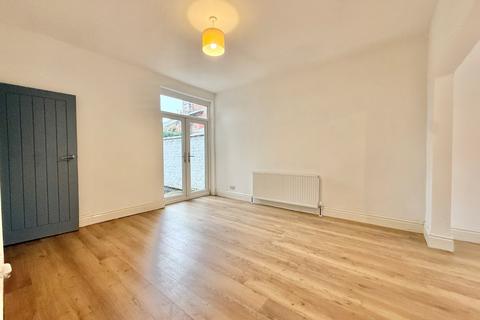3 bedroom terraced house for sale, Kensington Grove, Denton