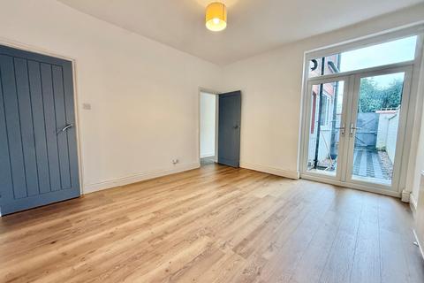 3 bedroom terraced house for sale, Kensington Grove, Denton