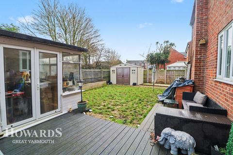 undefined, Spruce Avenue, Ormesby
