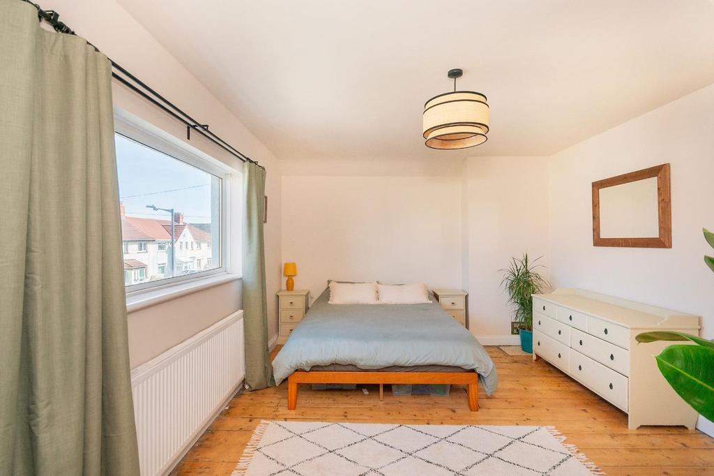 6 M5 RBR - Bedroom E.jpg