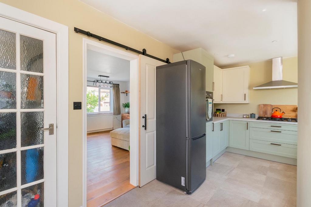 6 M5 RBR - Kitchen A.jpg