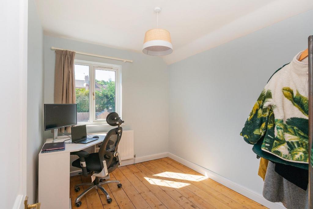 6 M5 RBR - Bedroom B.jpg