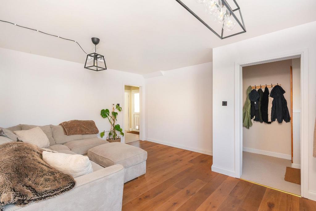 6 M5 RBR - Living Room A.jpg