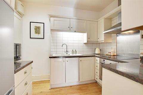 2 bedroom flat for sale, Marina, Bexhill-On-Sea