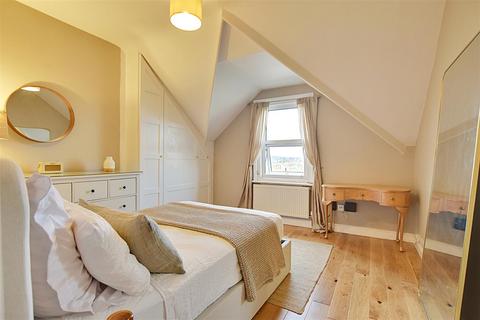 2 bedroom flat for sale, Marina, Bexhill-On-Sea