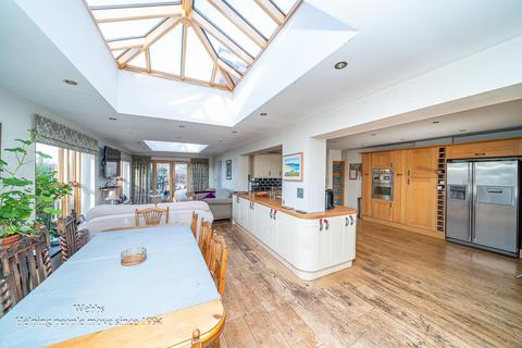 4 bedroom detached house for sale, Pool View, Walsall WS6
