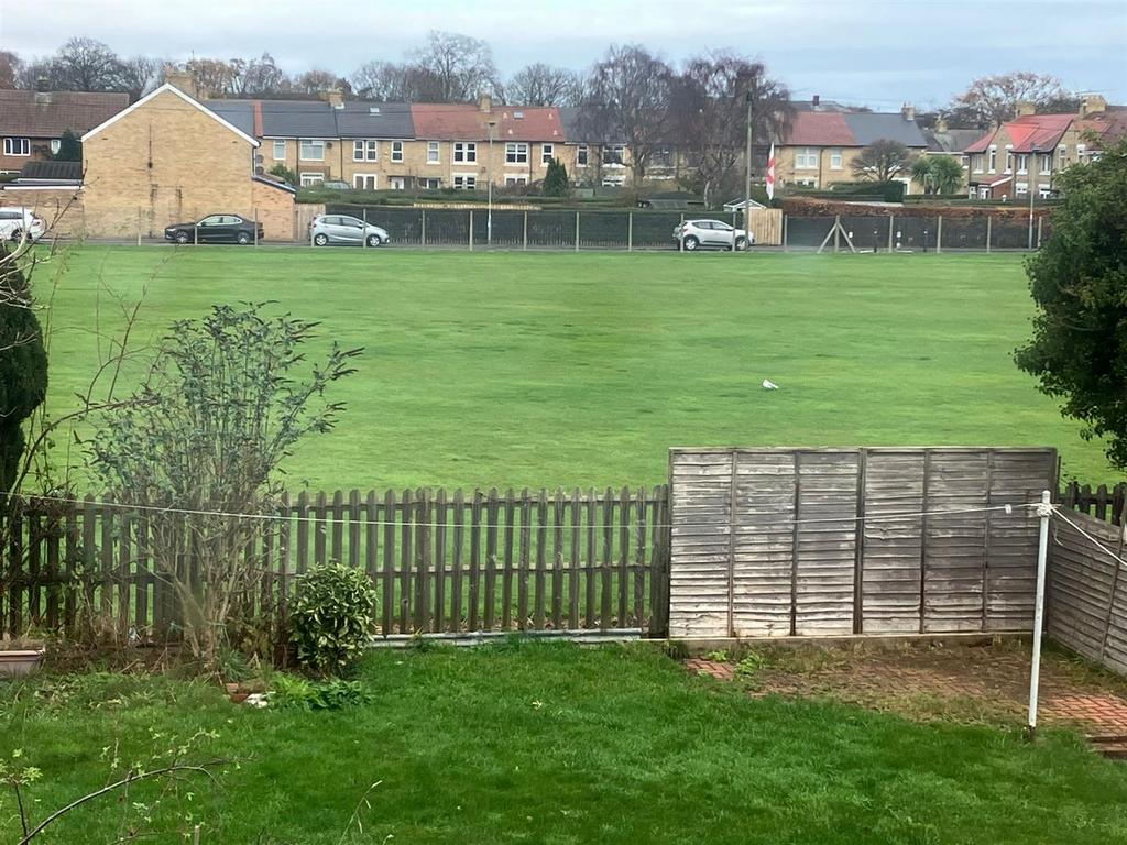 Attractive garden to rear